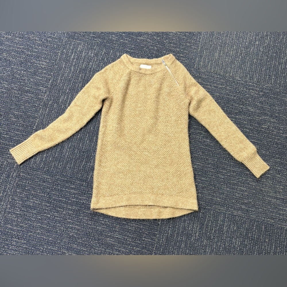 Abercrombie & Fitch Tan Sweater